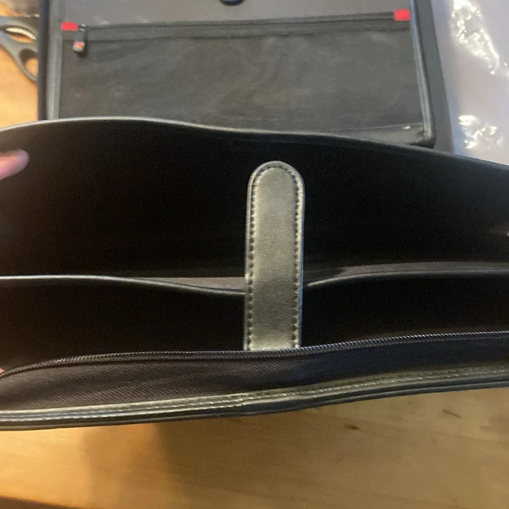 Wenger Swiss Gear LEATHER NYLON Binder Black The Centra Folio Black Laptop